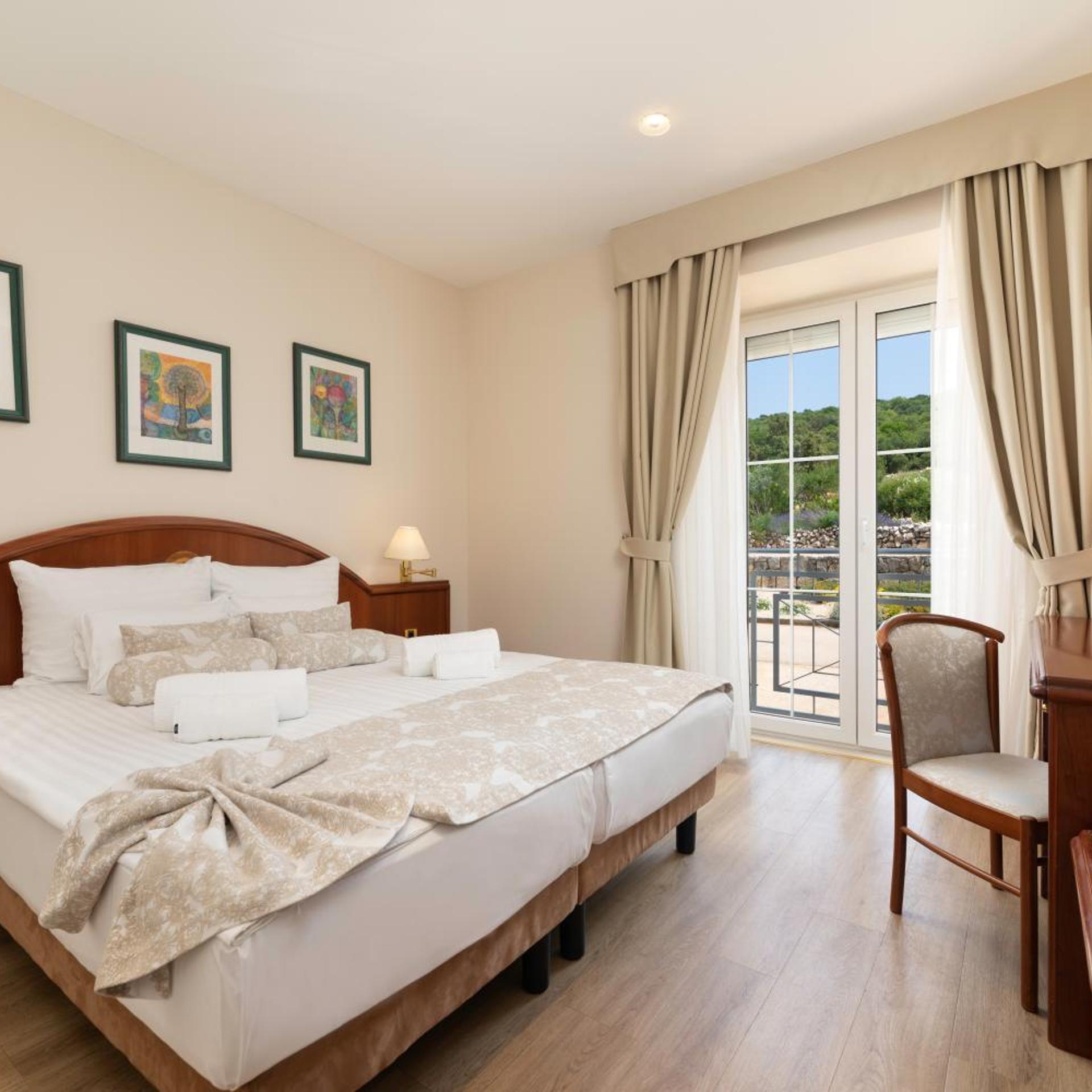 Hotel Kanajt 10/50