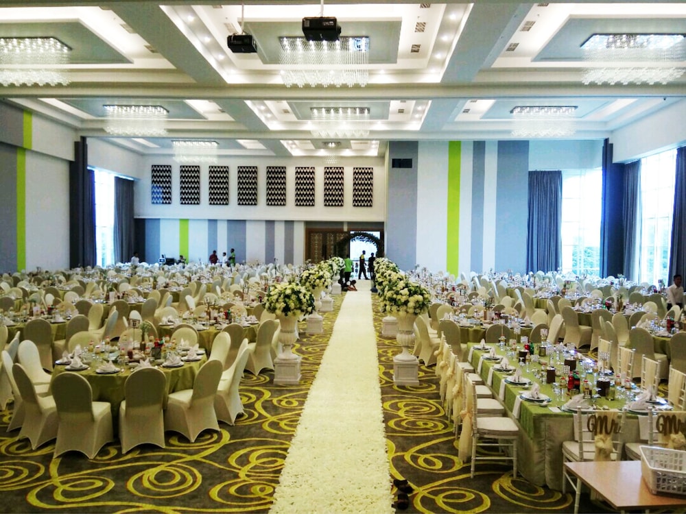 MaxOneHotels.com at Resort Makassar 45/57