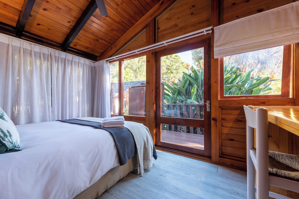 Under Milkwood Resort 9/49