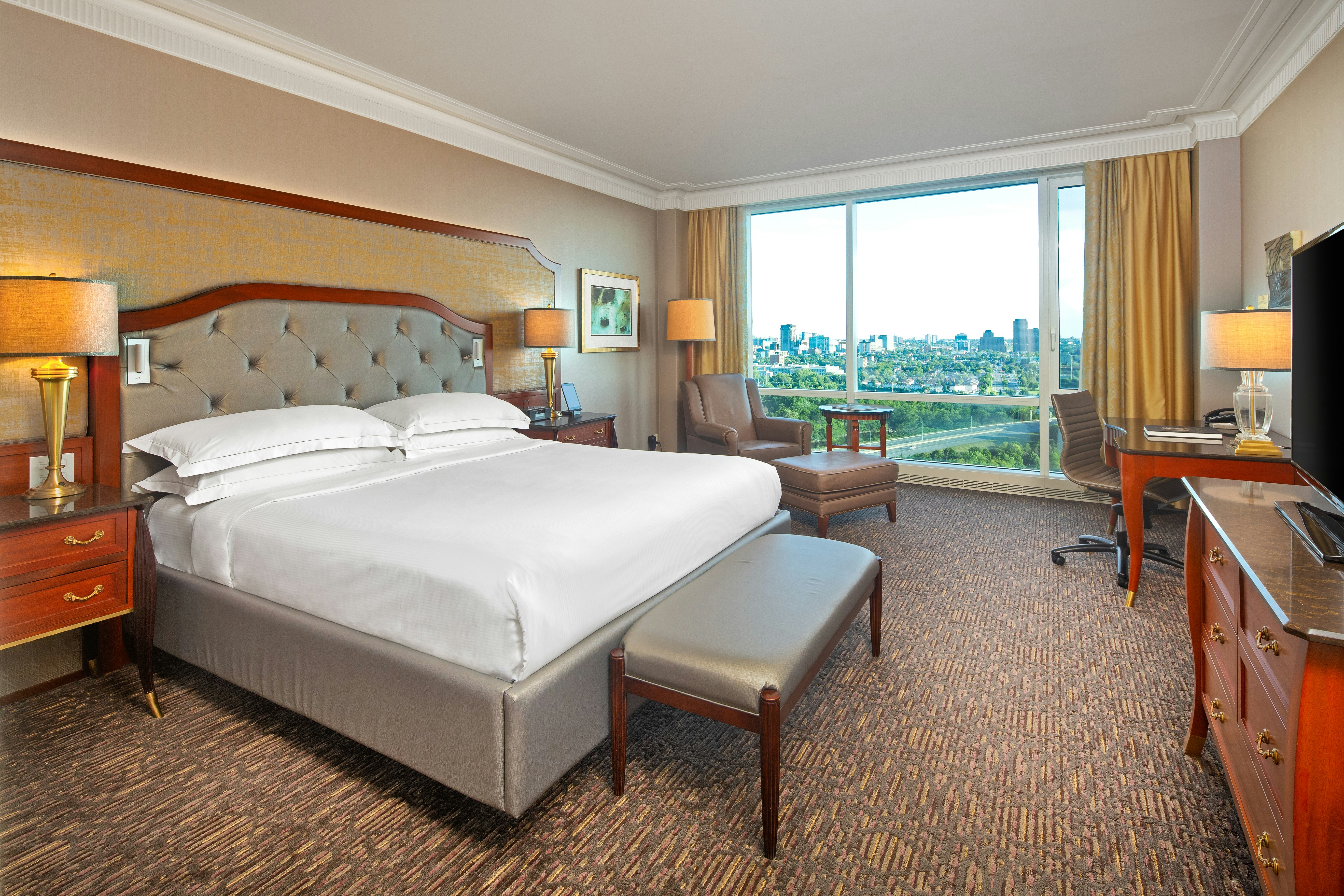 Room, King Bed, Lake View, Executive Level