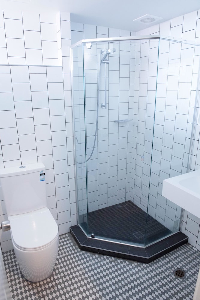 Bunk Backpackers Surfers Paradise Hostel 76/76