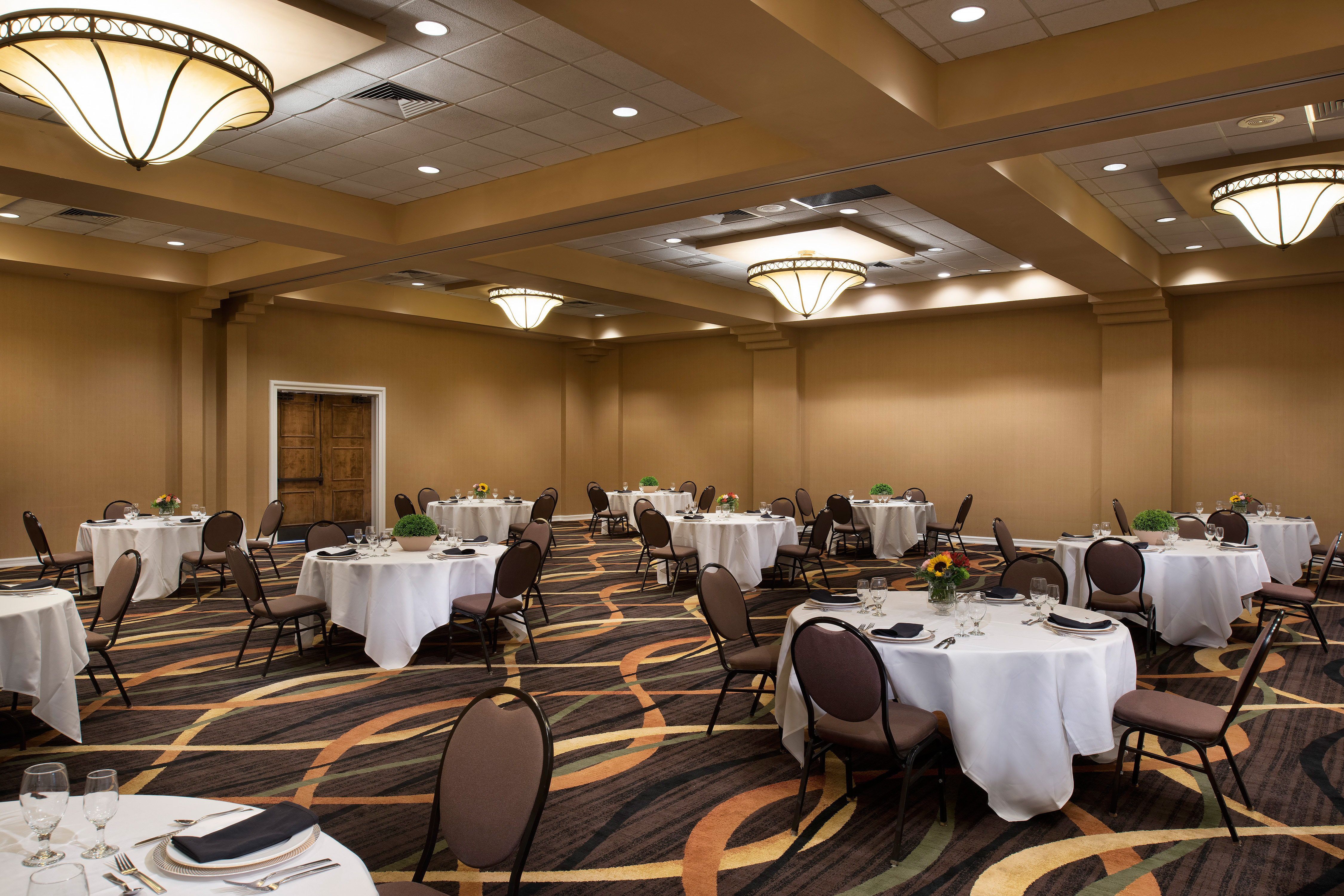 Doubletree By Hilton Hotel Memphis Downtown 52/53