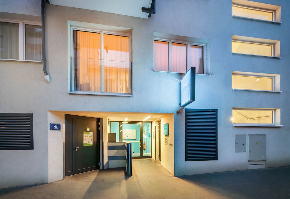 Jimmy's Apartments Lory 4/50