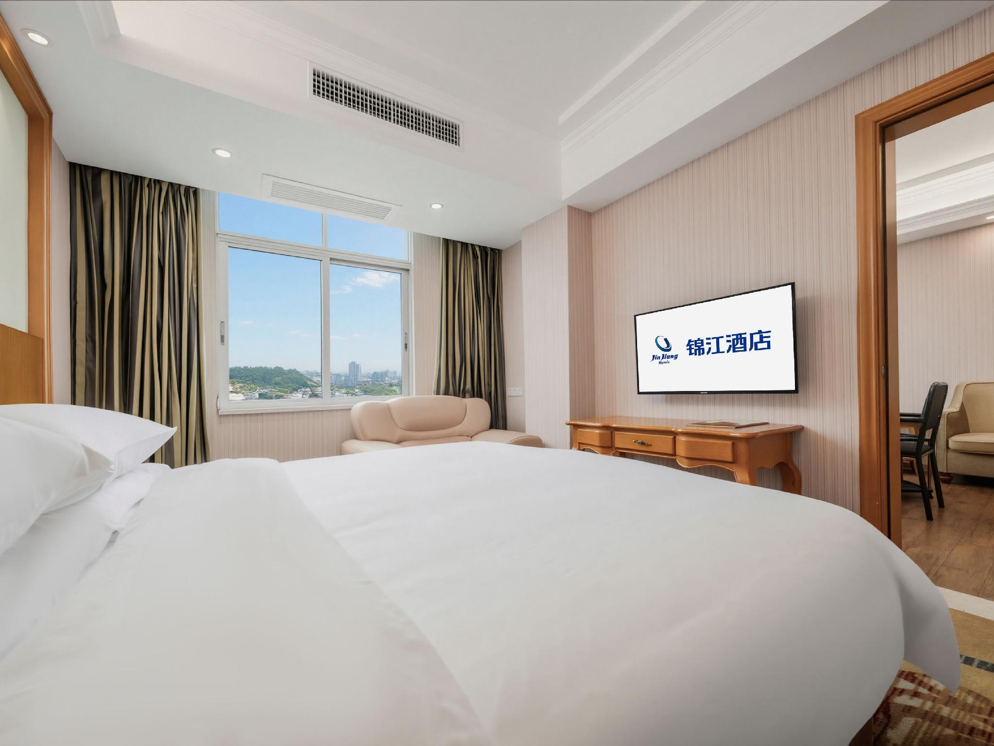 Vienna hotel (Huidong and run pedestrian street) 27/55