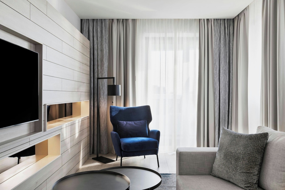 Courtyard by Marriott Batumi 68/74