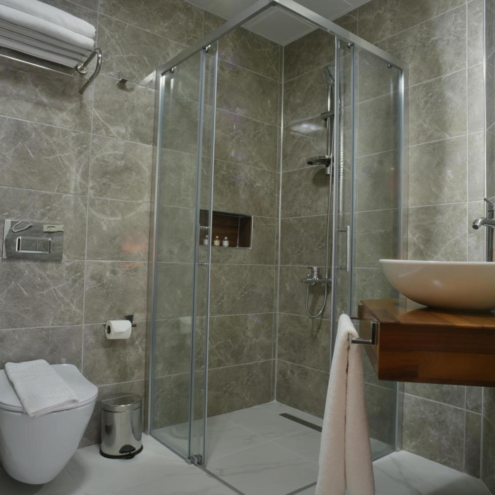 جناح بسرير كينج بجاكوزي، Baga Hotel 6/8