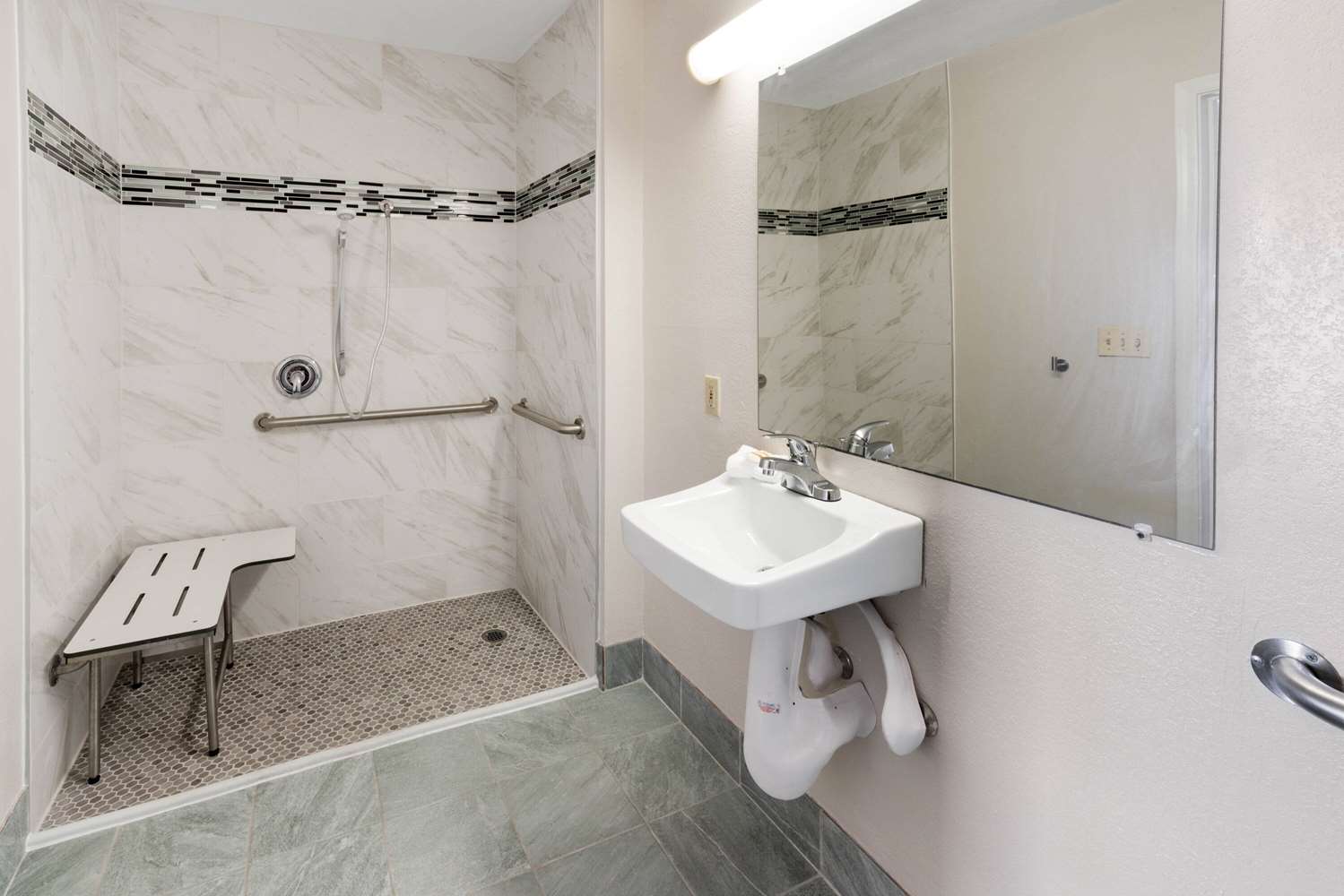 Motel6 Phoenix, AZ - Midtown 21/22