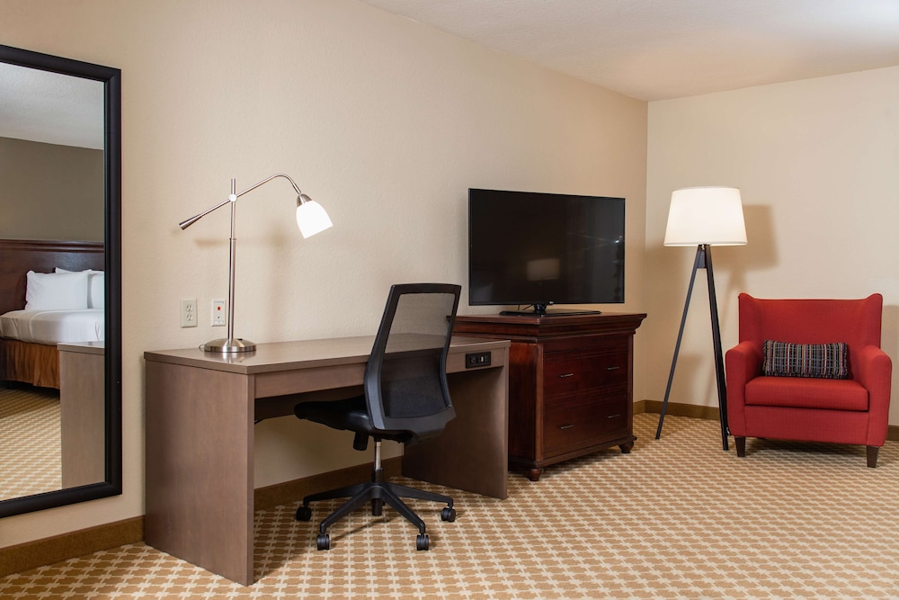 Country Inn and Suites By Radisson Milwaukee West Brookfield Wi 39/42