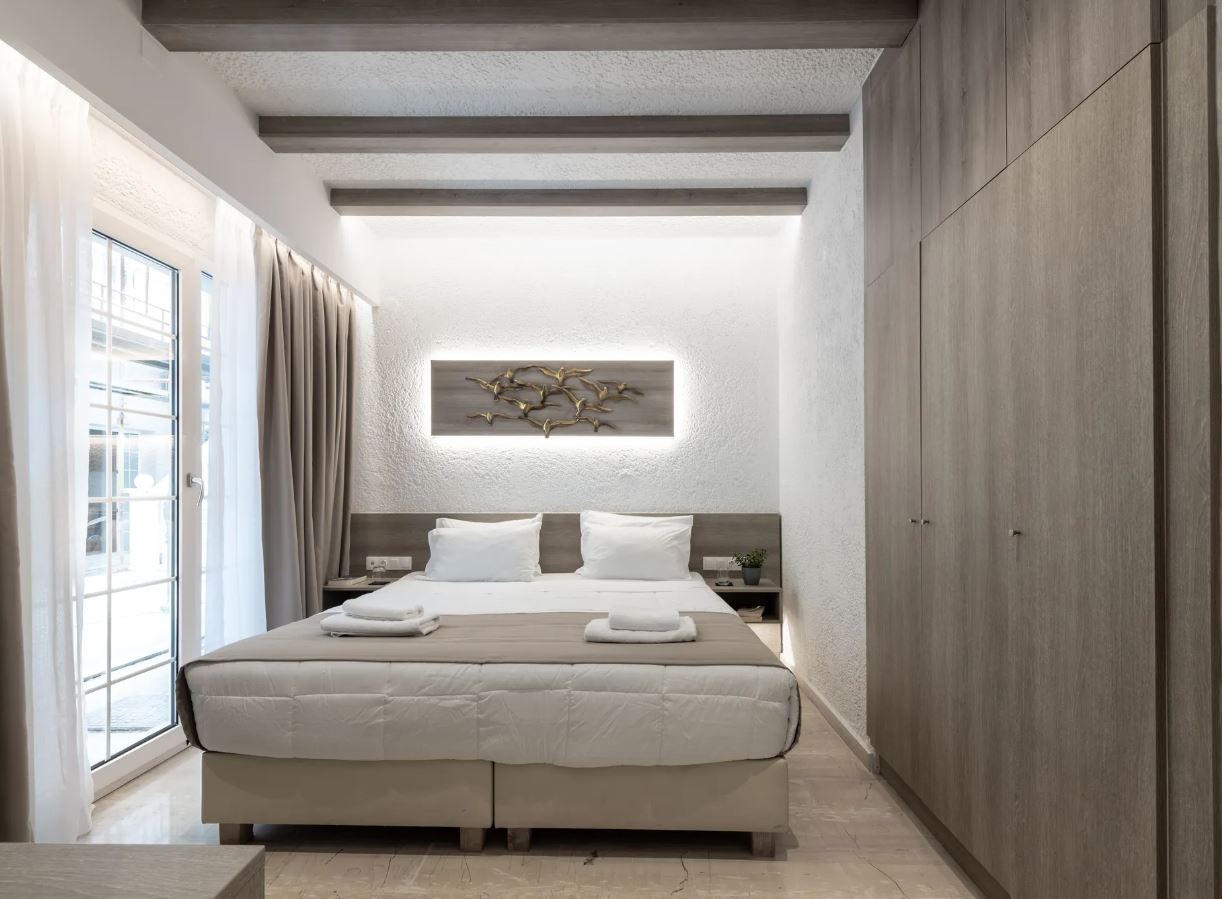 Deluxe, Double or Twin Bed