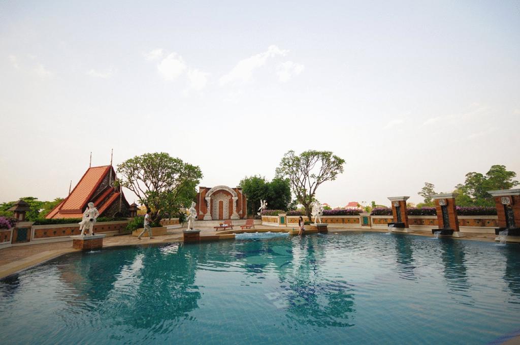 Furama Chiang Mai Hotel 36/38