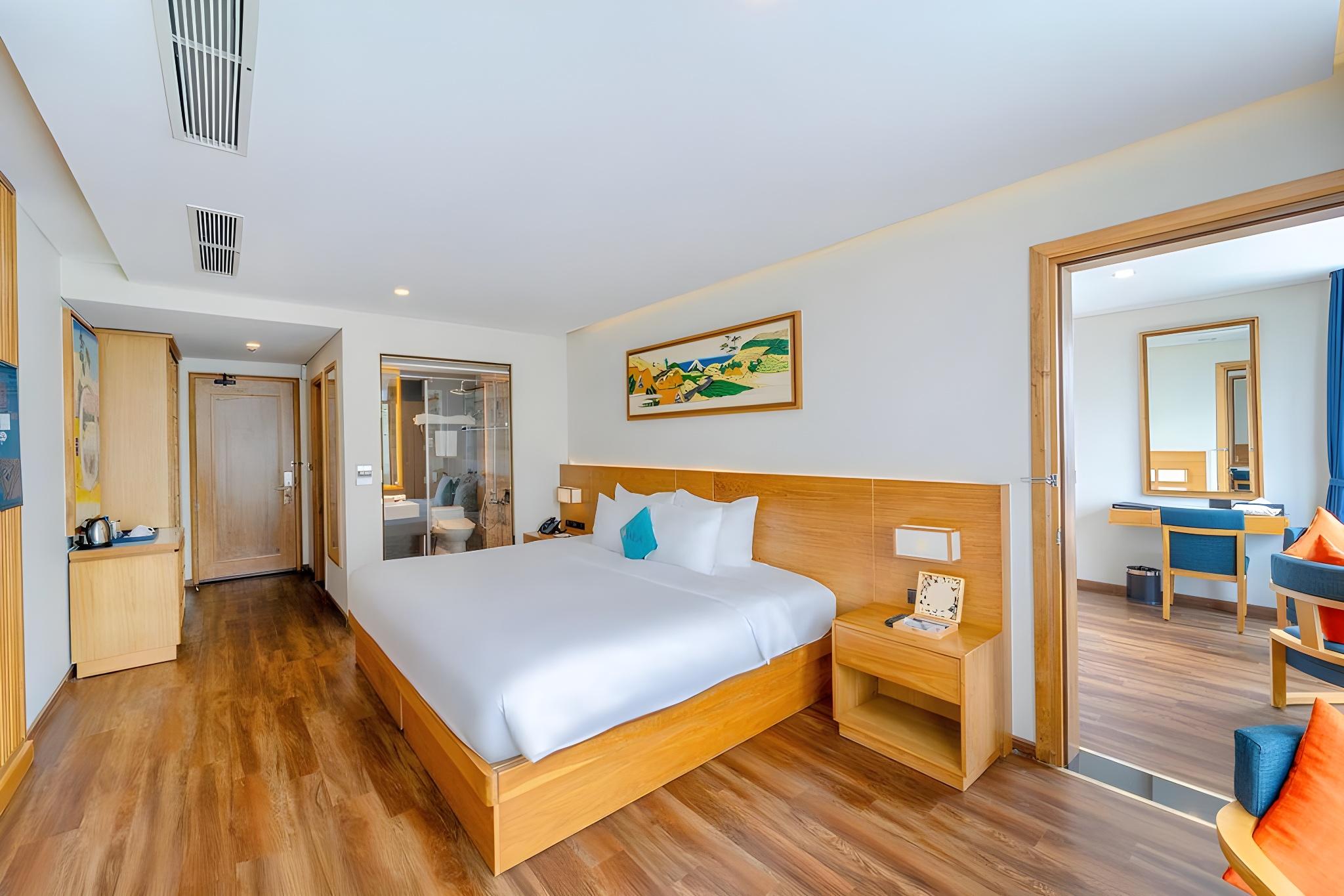 Family Suite, King Bed