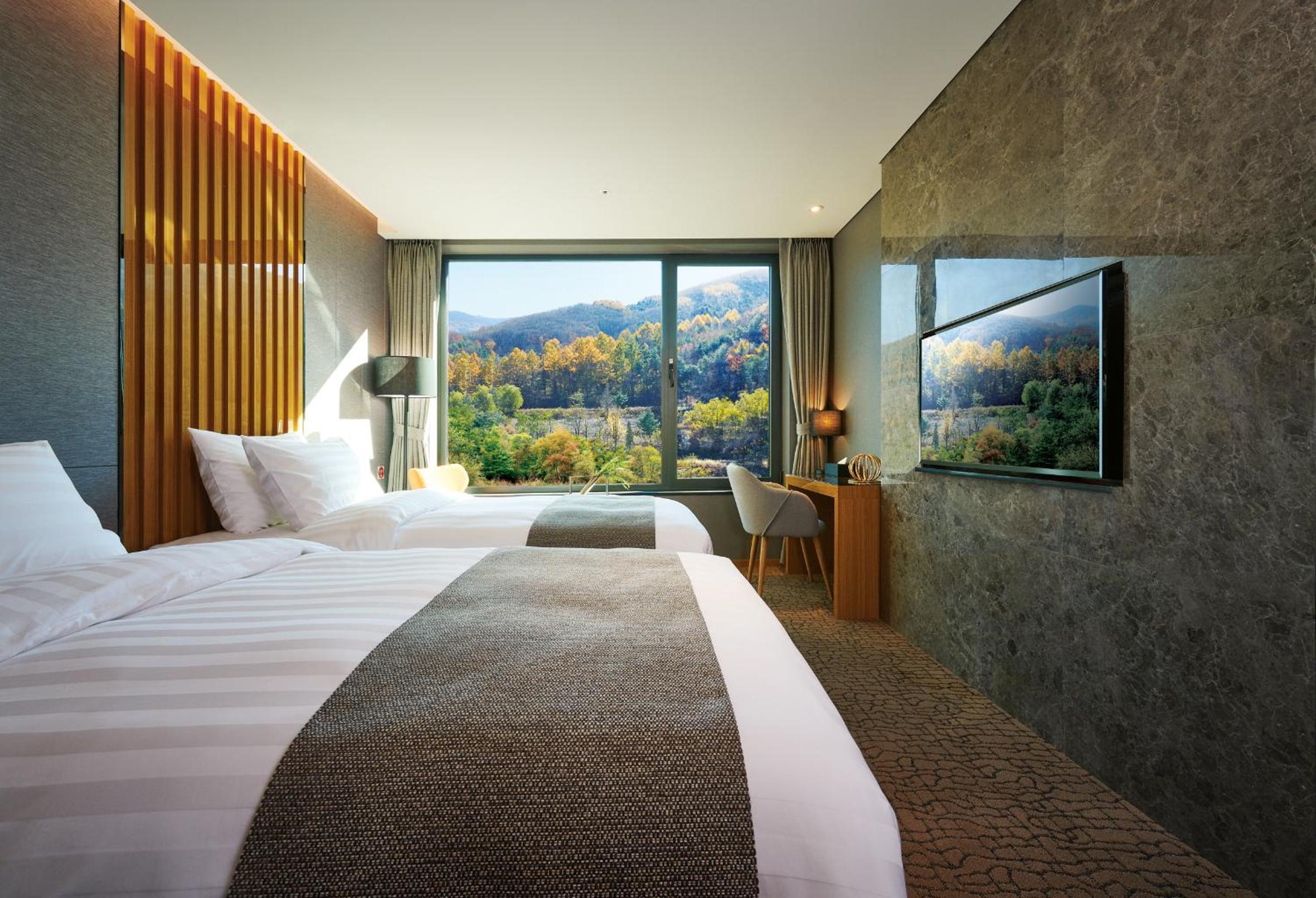 Room at Jeongseon JS GRAND PALACE Hotel, JEONGSEON