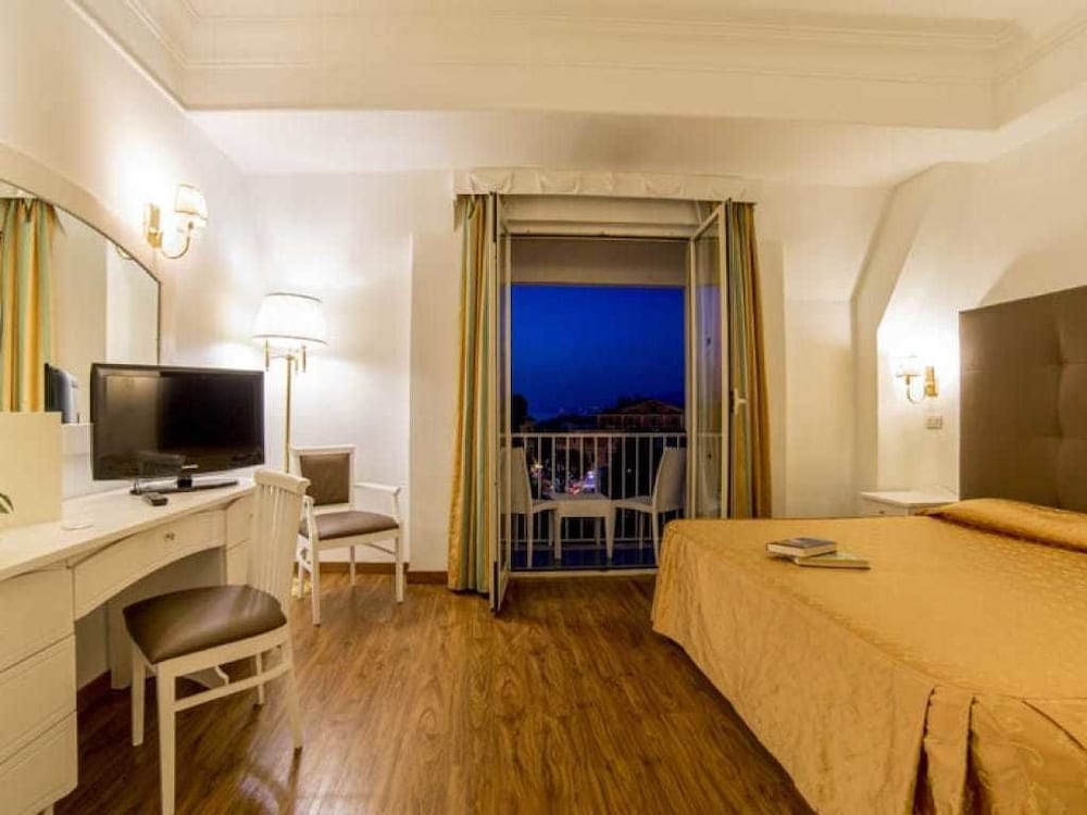 Grand Hotel Parco Del Sole 35/47