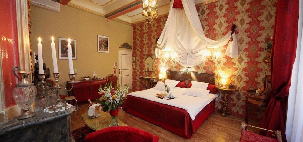 Hotel Renaissance 39/77