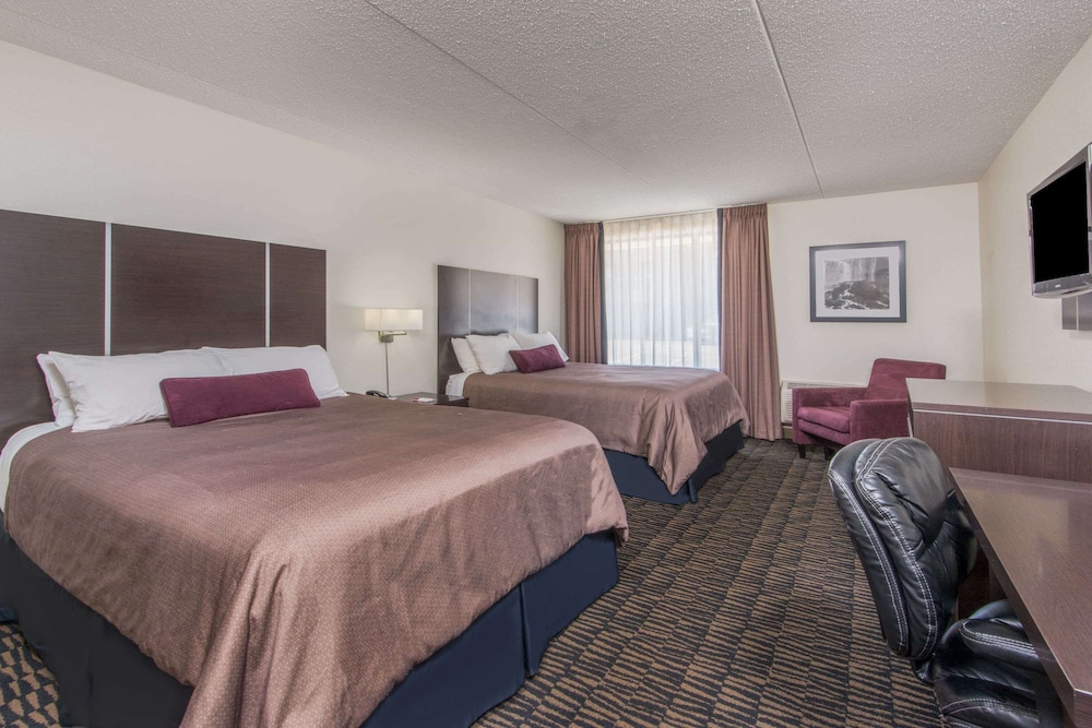 Ramada Plaza By Wyndham Niagara Falls 16/79
