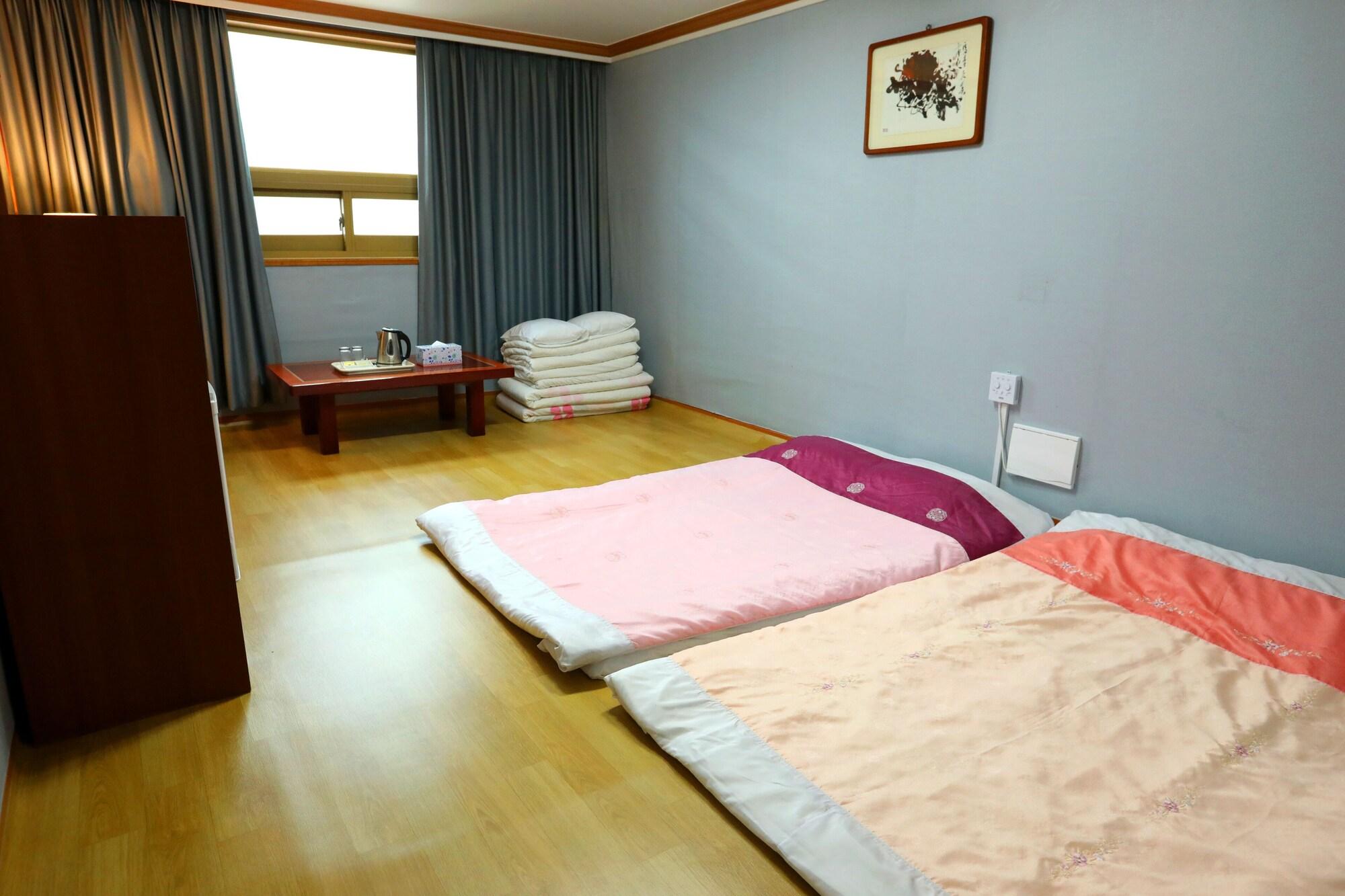 Prime Tourist Hotel 31/56
