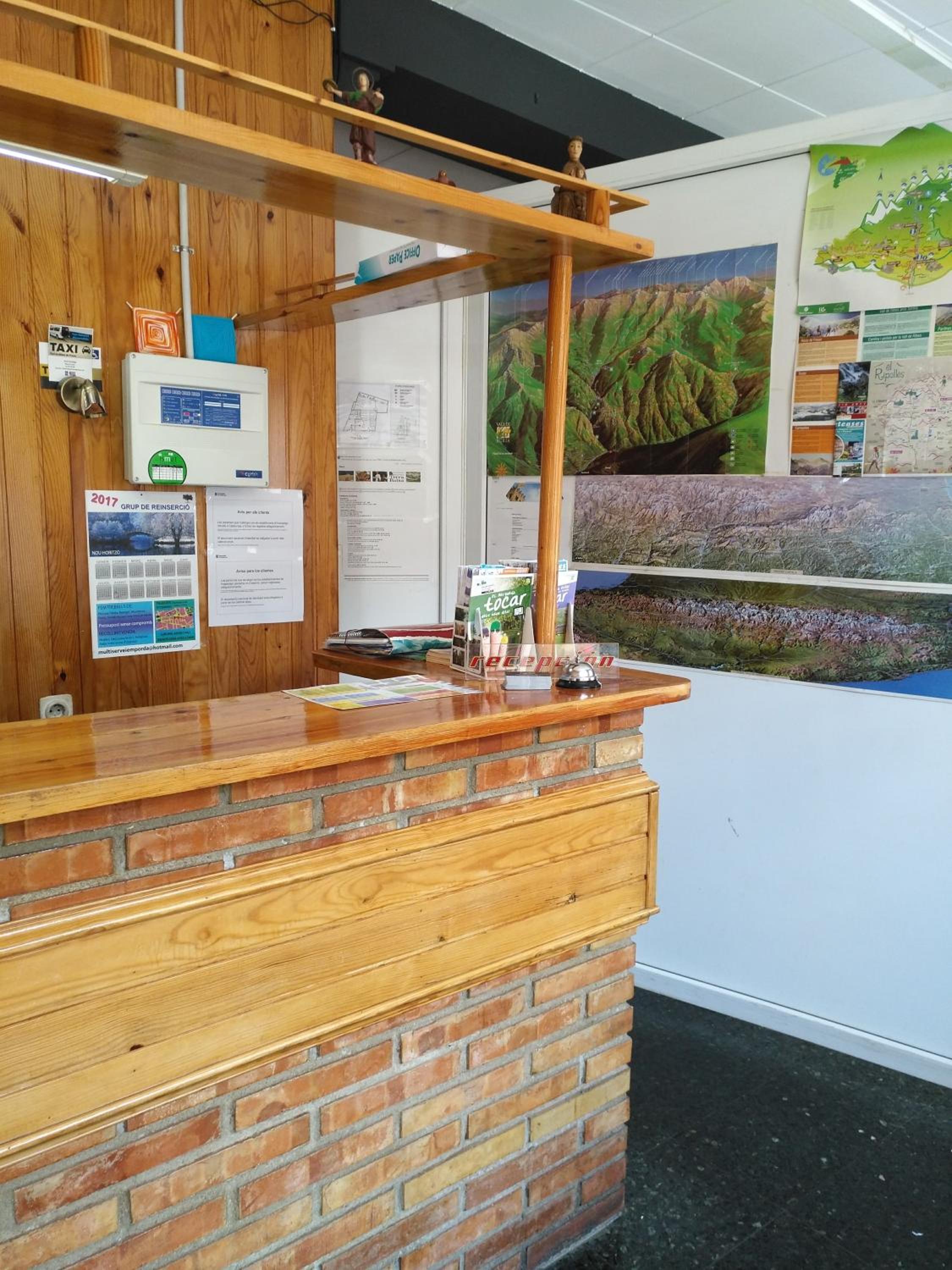 Hostal Porta De Nuria 7/23