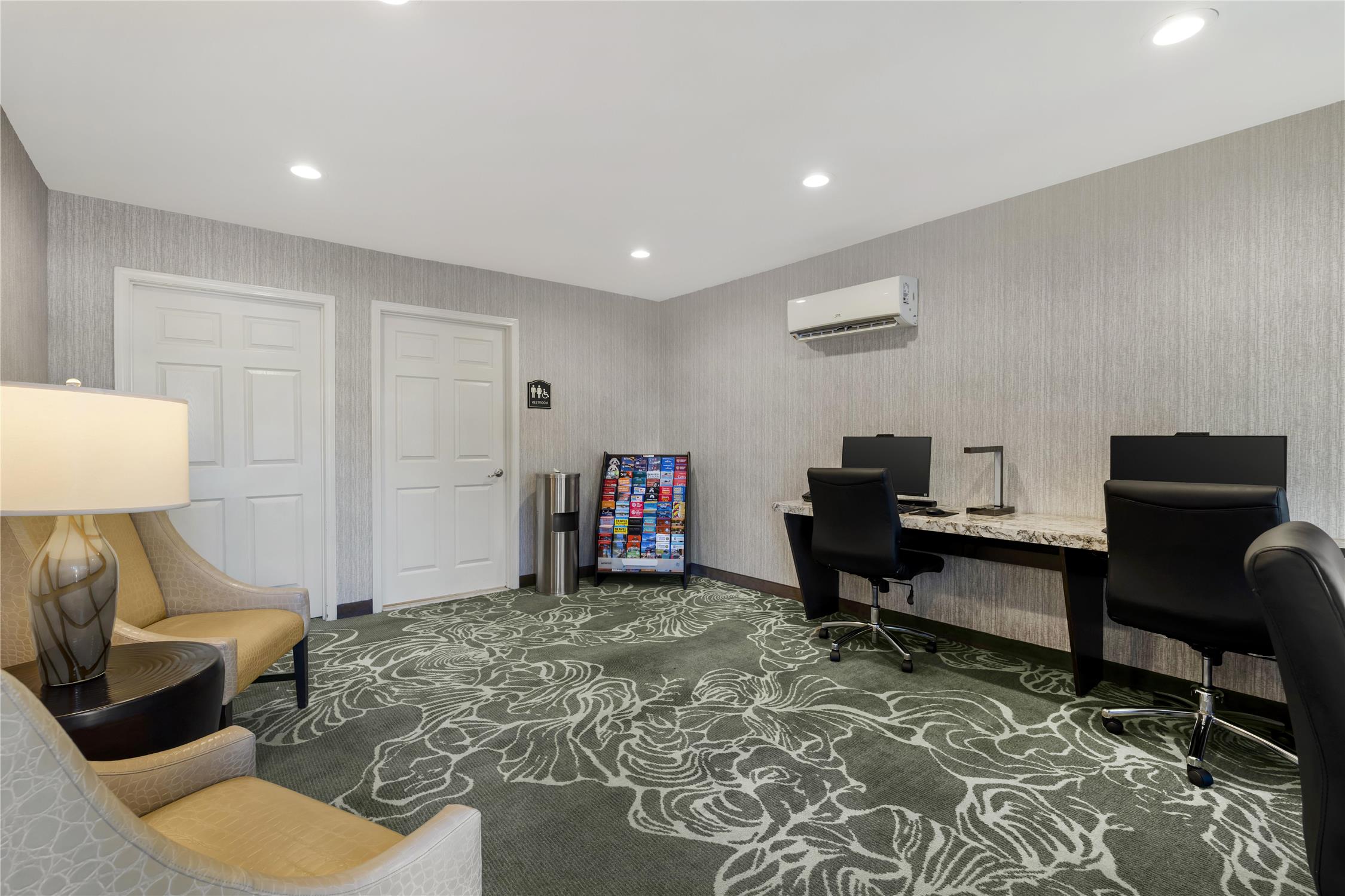 Best Western Plus Carriage Inn 44/78