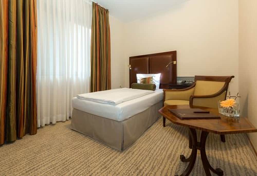 Hotel Engel 11/37