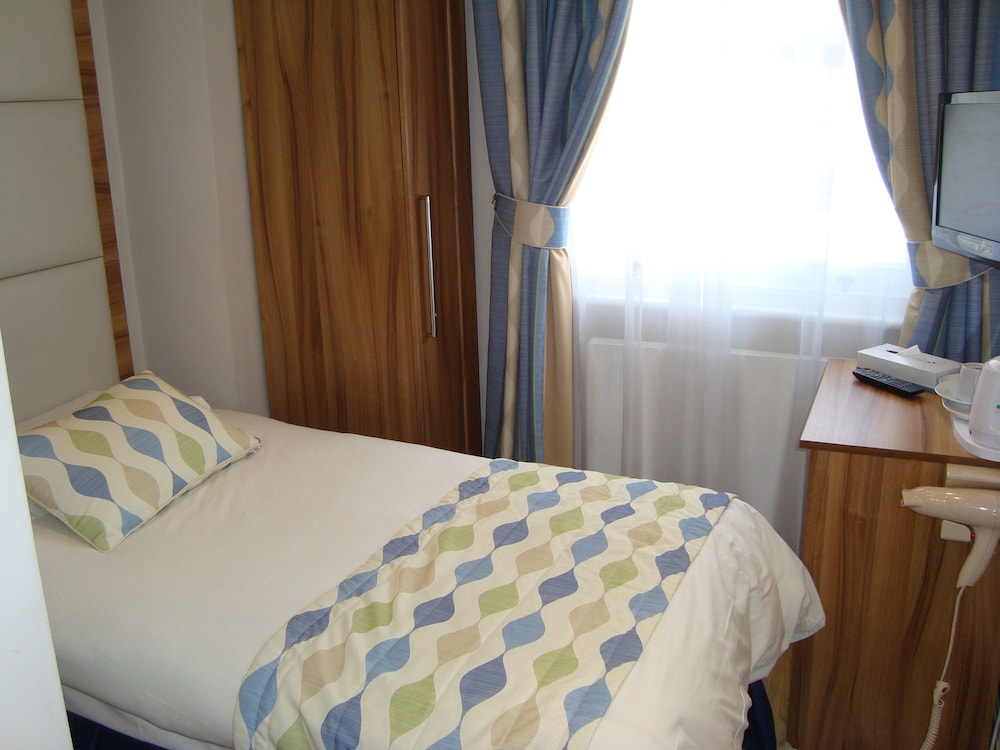 Royal Eagle Hotel 31/66