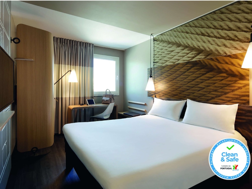 Ibis Coimbra Centro 22/68