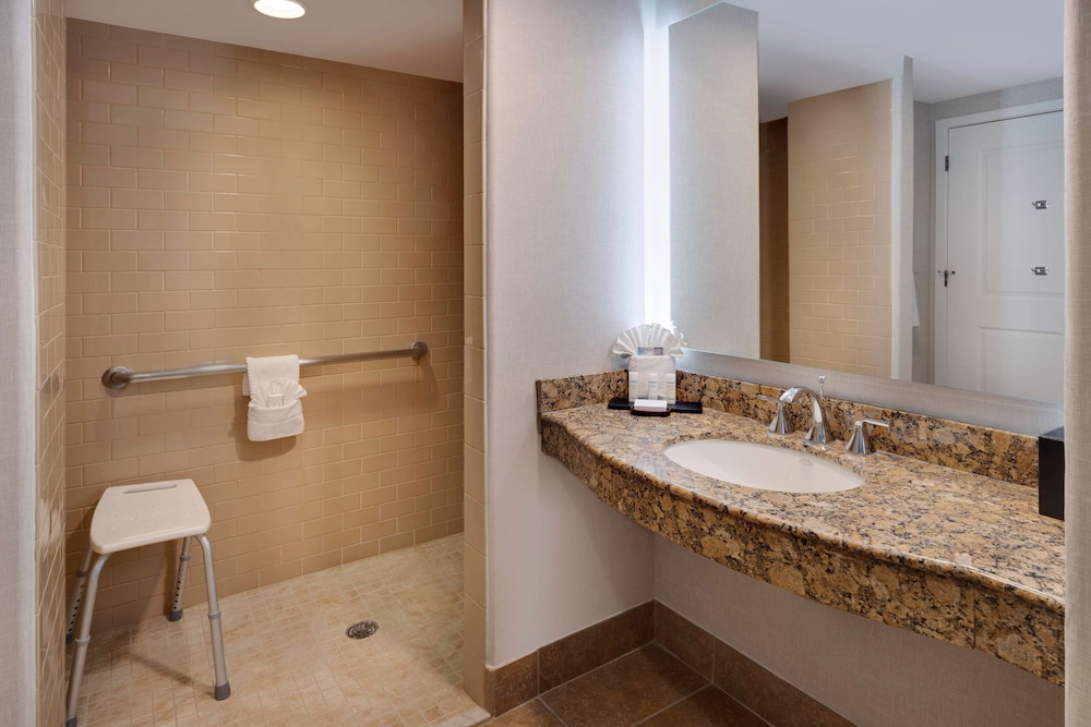 Embassy Suites Tucson Paloma Village 11/53