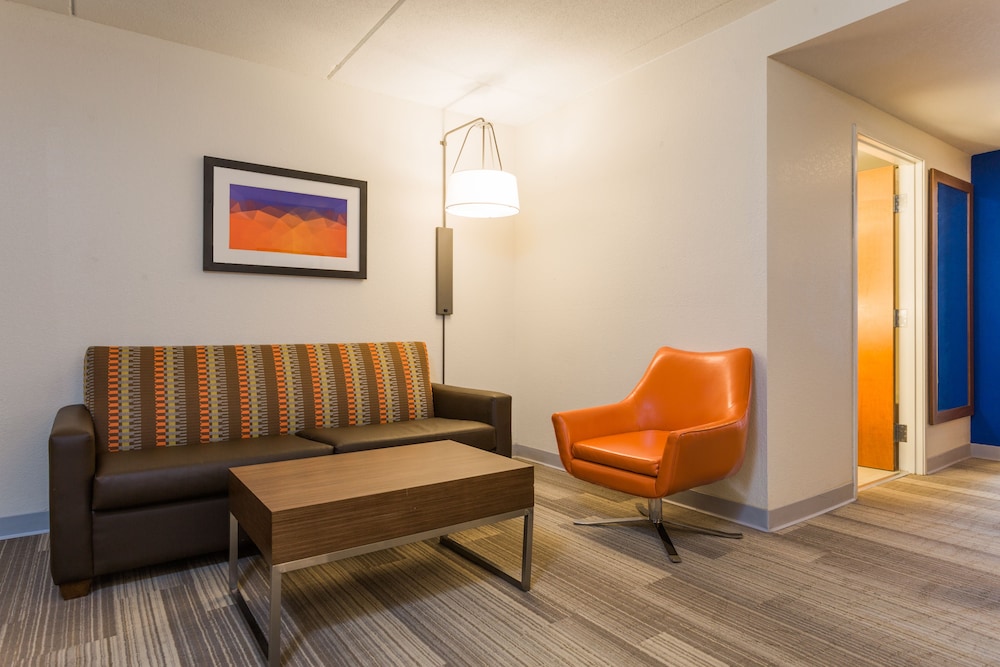 Holiday Inn Express Petersburg 40/70