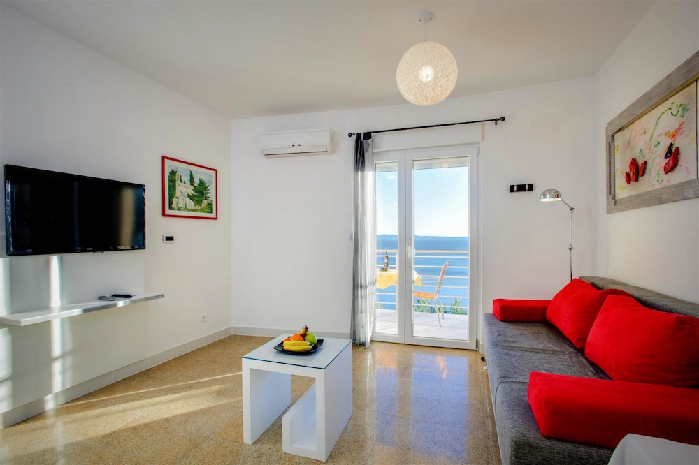 Ark Beach Hotel 16/50