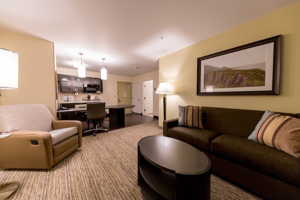 Candlewood Suites FAIRBANKS 40/79