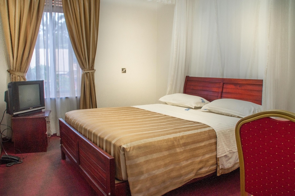 Sheron Hotel 10/51