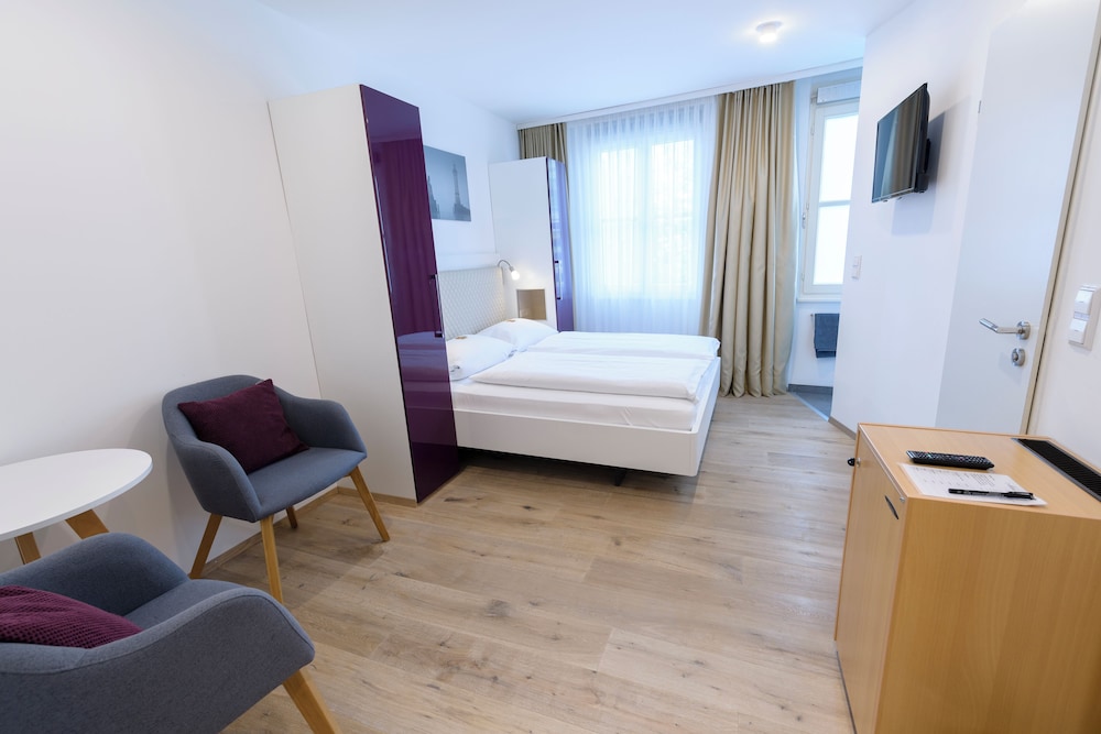 Hotel Garni Viktoria 7/18
