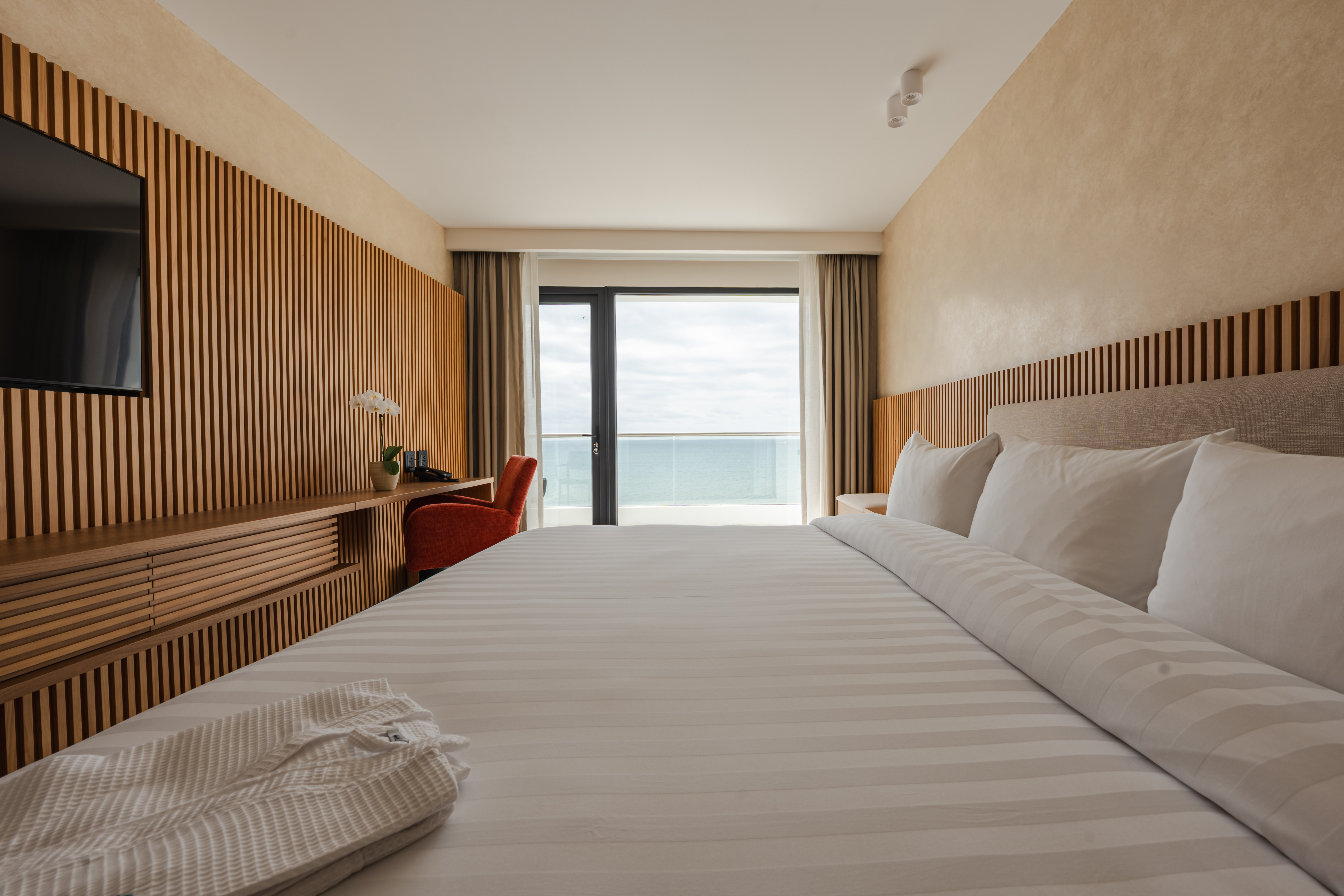 Deluxe, Twin Beds, Sea View, Balcony