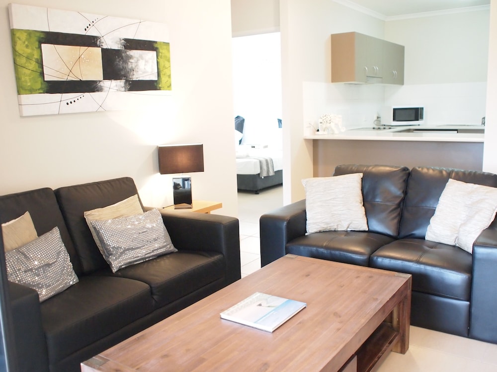 EDGE APARTMENTS CAIRNS 37/75