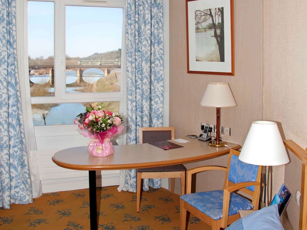Mercure Nevers Pont De Loire 51/67