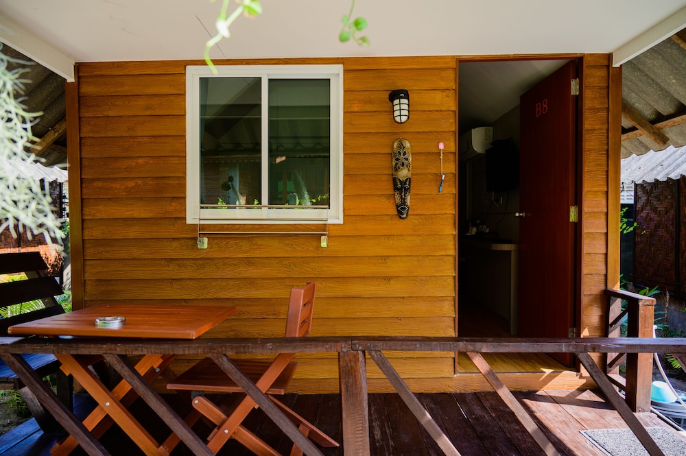 Charming Lipe Villa 5/50