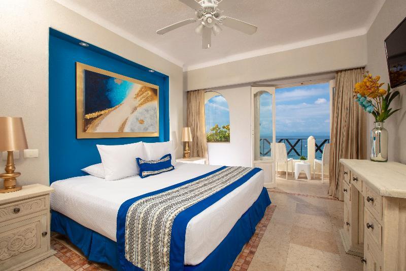 Splendor, Blue, King Bed, Sea Front