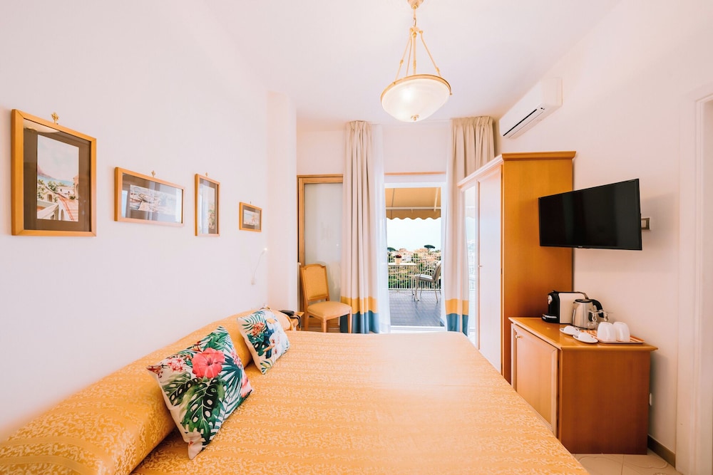 Zi'ntonio Hotel 30/50