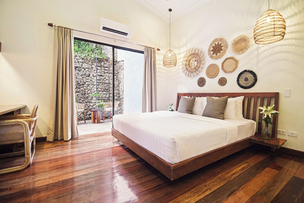 The Strand Boutique Resort 29/75