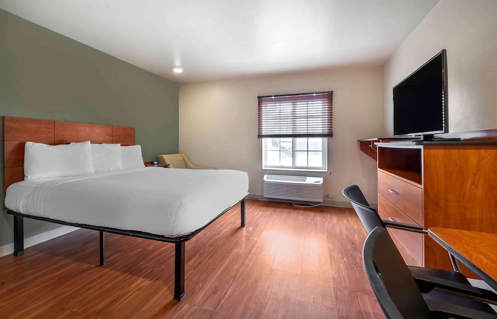 Extended Stay America Select Suites - Lake Worth 12/47