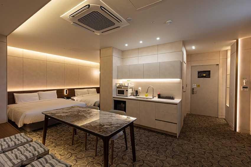 FAMILY SUITE, PREMIUM