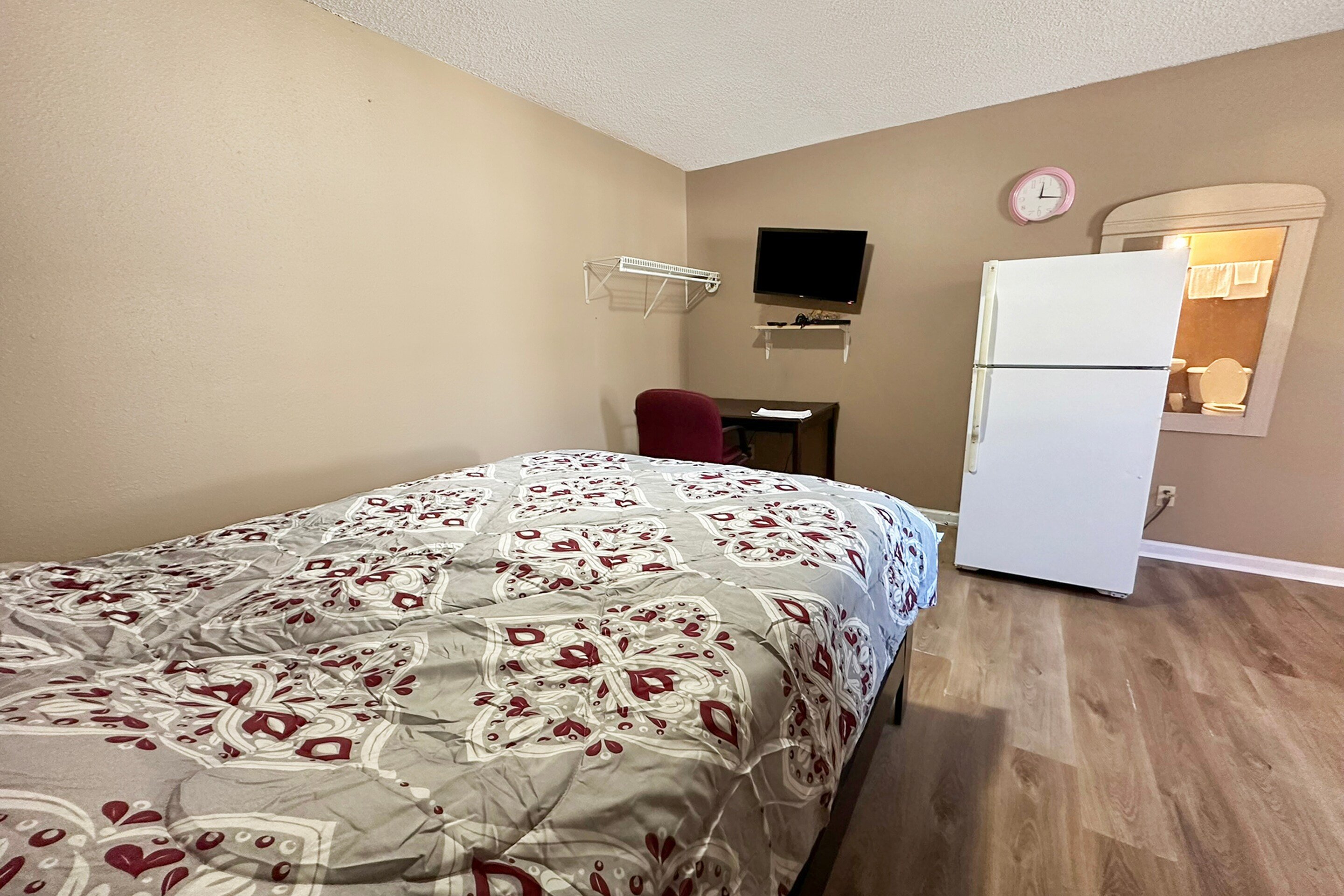 غرفة بسرير كوين للمدخنين، Sparta Seven Motel By OYO near Milledgeville 4/6