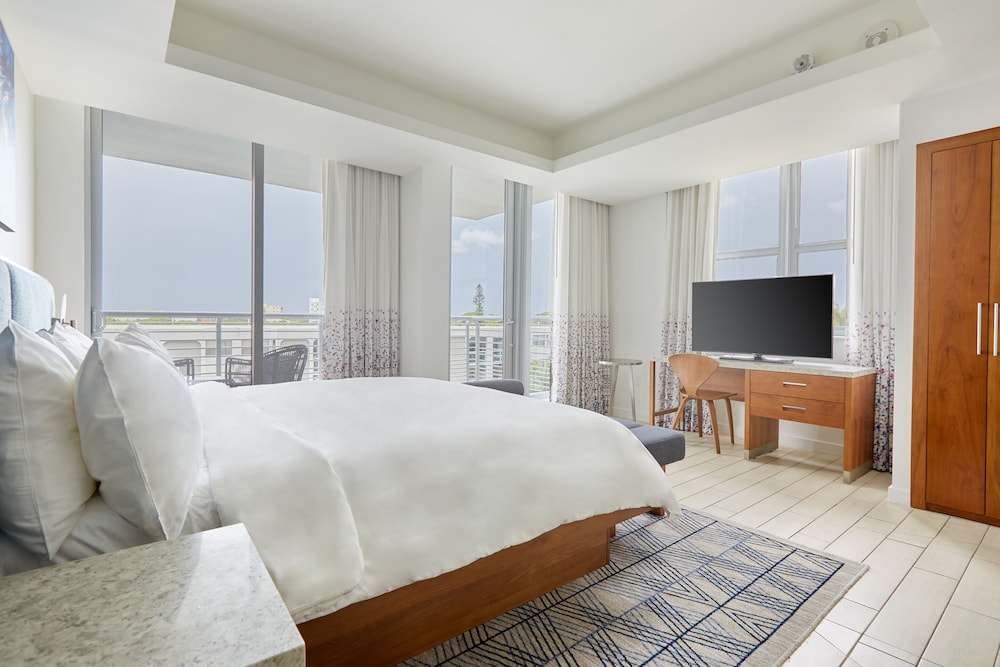 CIRC HOTEL 13/59
