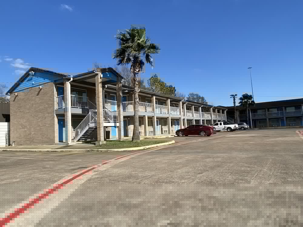 Relax Inn Channelview 2/39