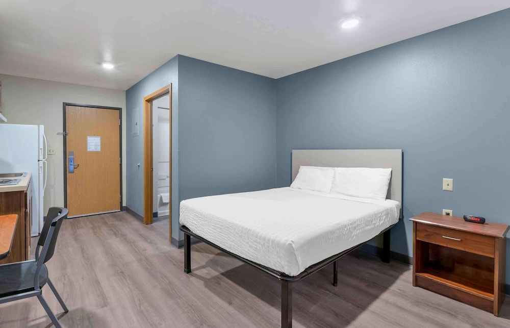STUDIO, DOUBLE BED