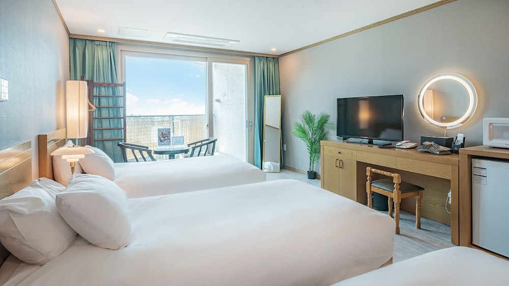 J.View Hotel 16/43