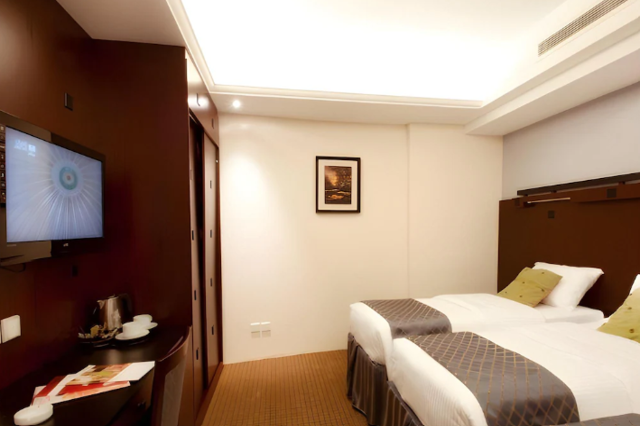Romance Awan Hotel 7/16