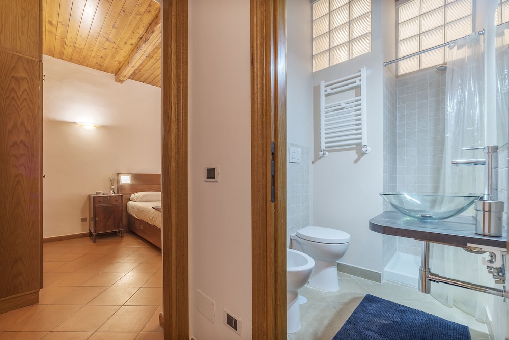 Villa Borghese Roomy Flat 26/28
