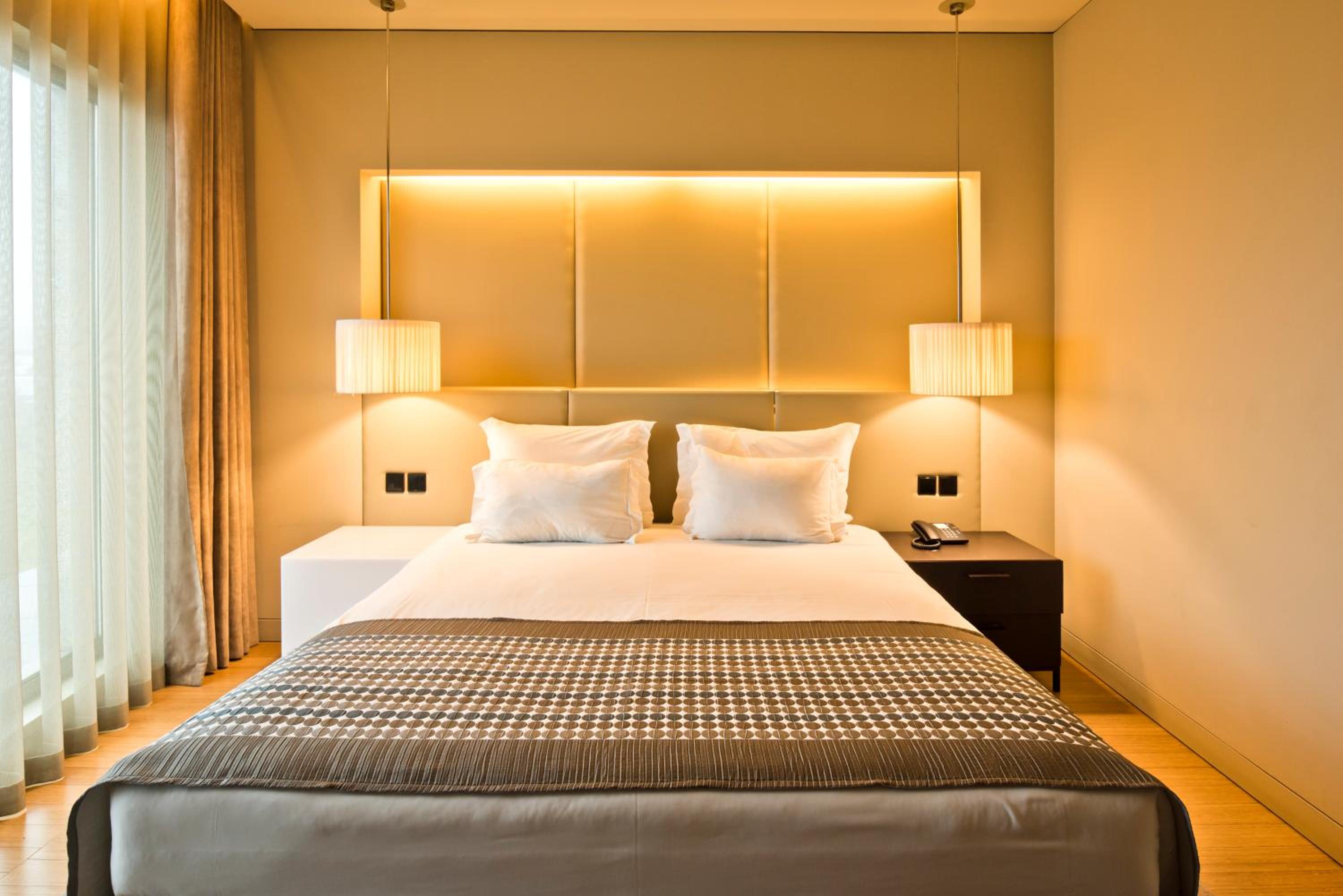 جناح تنفيذي بسرير مزدوج، Golden Tulip Sao Joao da Madeira Hotel 2/10