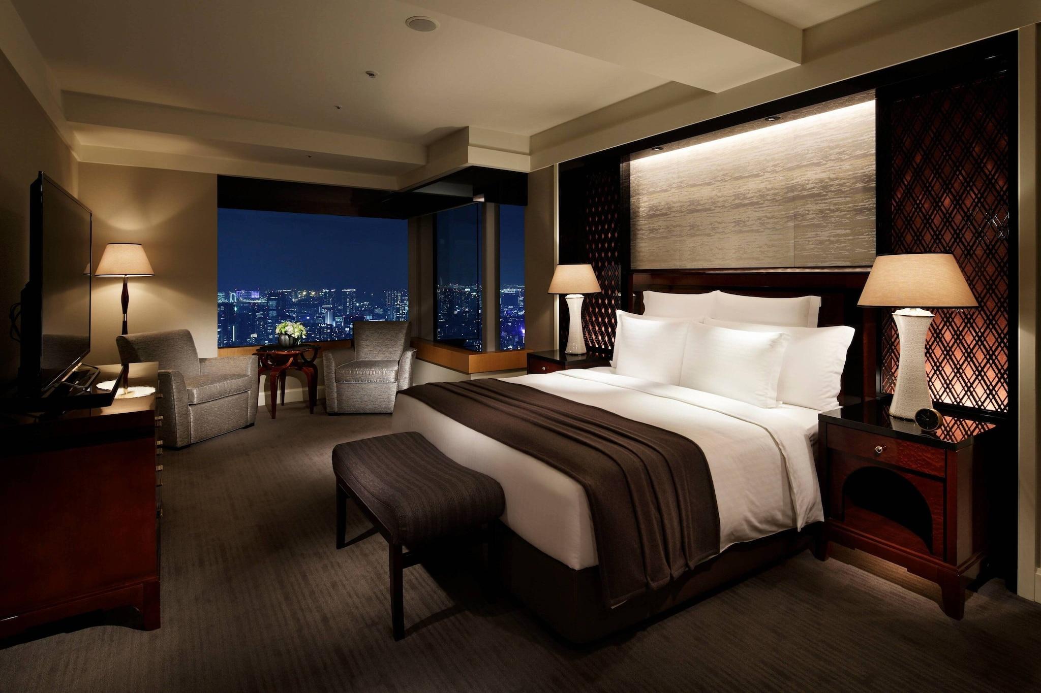 LUXURY, SUITE, KING BED