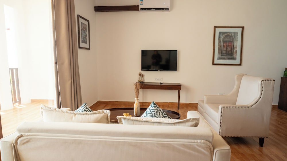 OCEAN SUITE
